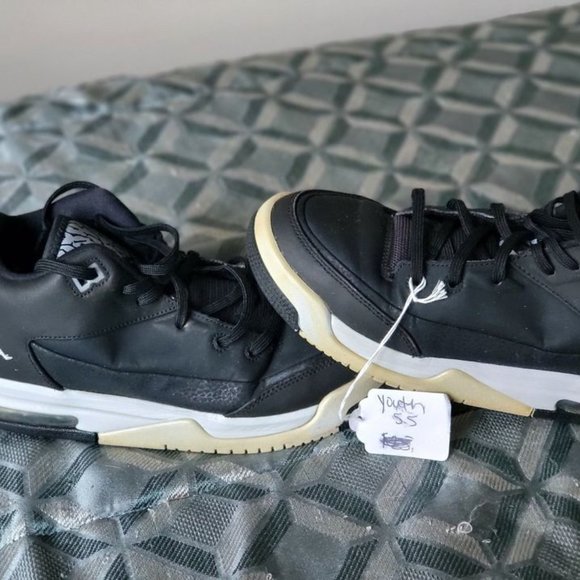 Nike Jordan Flight Origal 3B GS Size 5.5 Youth Black/Metalic/Silver 820246-020 - Picture 2 of 6